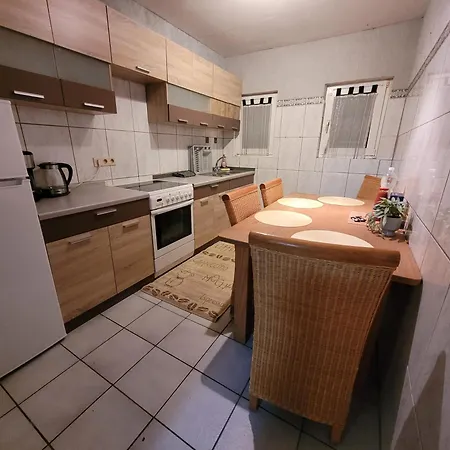 In Castrop-rauxel, Henrichenburg Mit Guter Verkehrsanbindung *